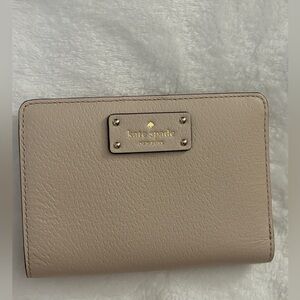 Kate Spade  Tellie Grove Street Pumice Wallet WLRU2822 NWT